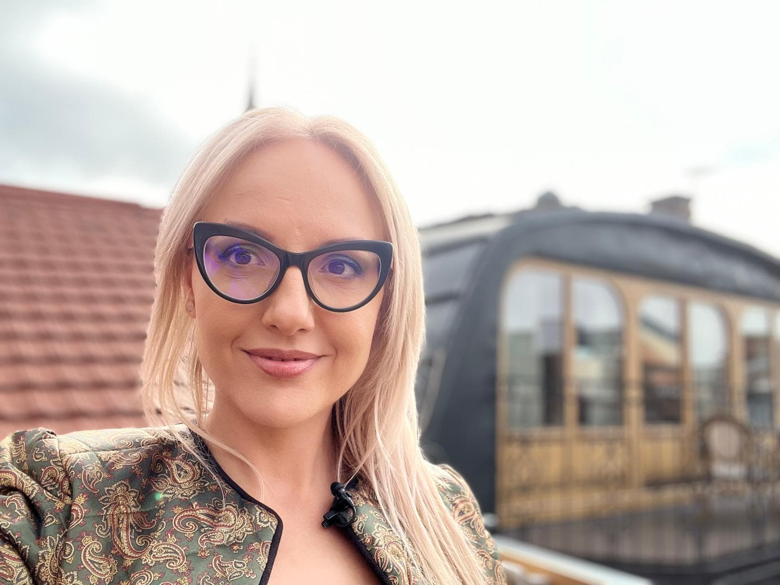 Clientul tău te citește înainte să termini prima frază. Tu ce transmiți?